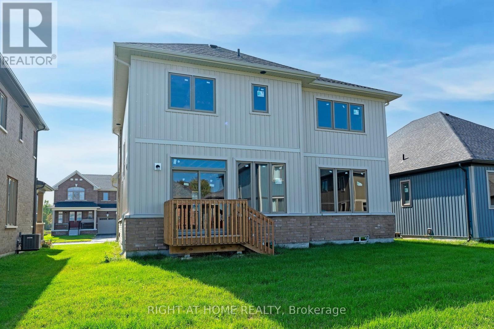 262 Duncan Street, Clearview (Stayner), Ontario  L0M 1S0 - Photo 10 - S12449210