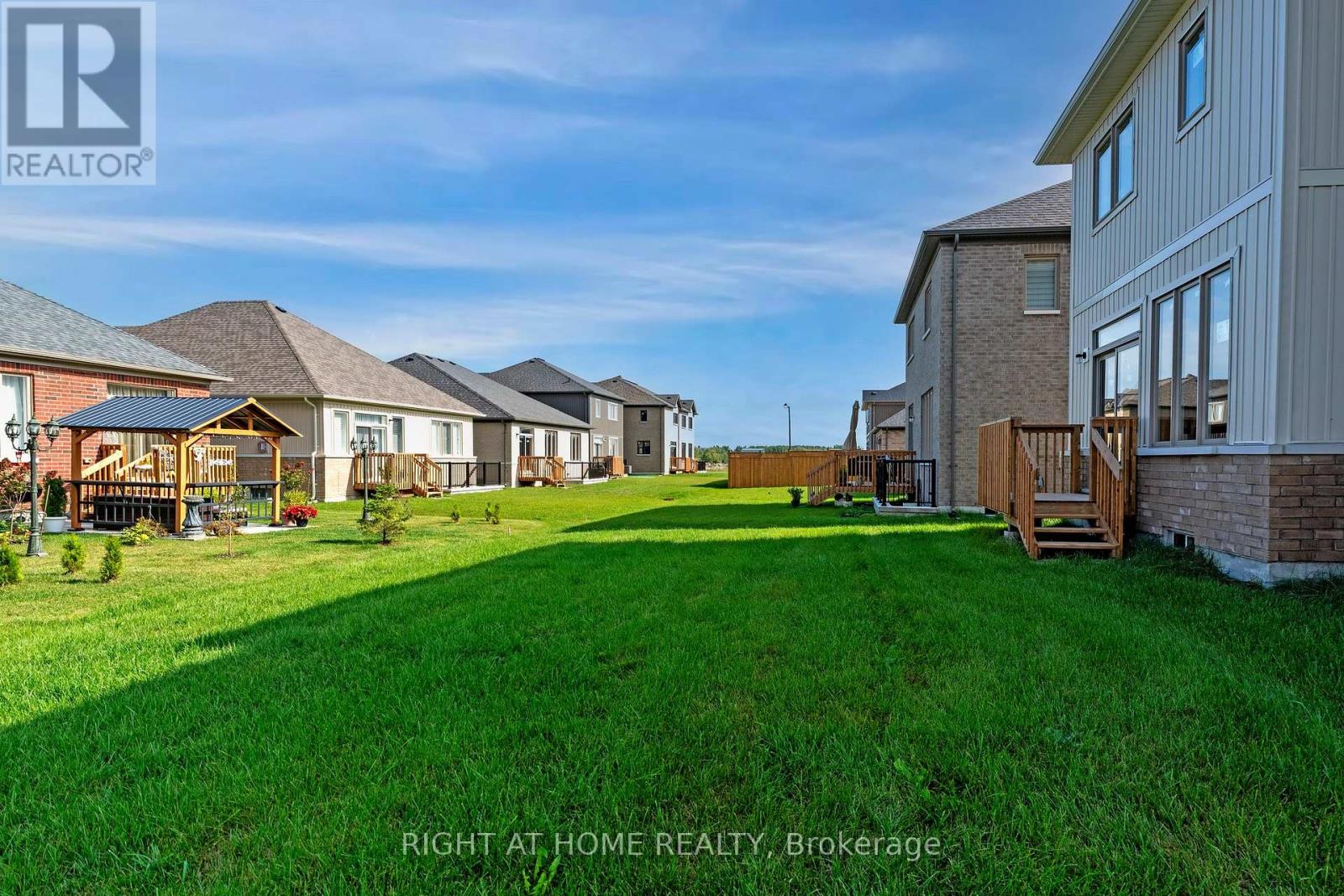 262 Duncan Street, Clearview (Stayner), Ontario  L0M 1S0 - Photo 14 - S12449210