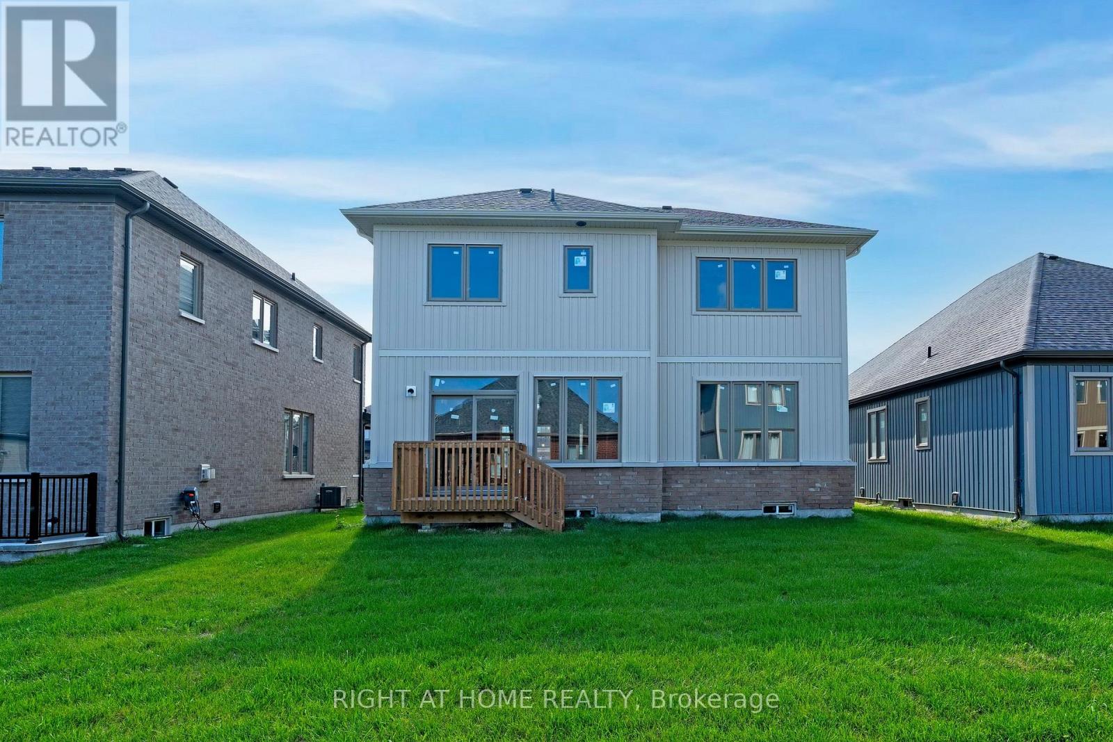 262 Duncan Street, Clearview (Stayner), Ontario  L0M 1S0 - Photo 7 - S12449210
