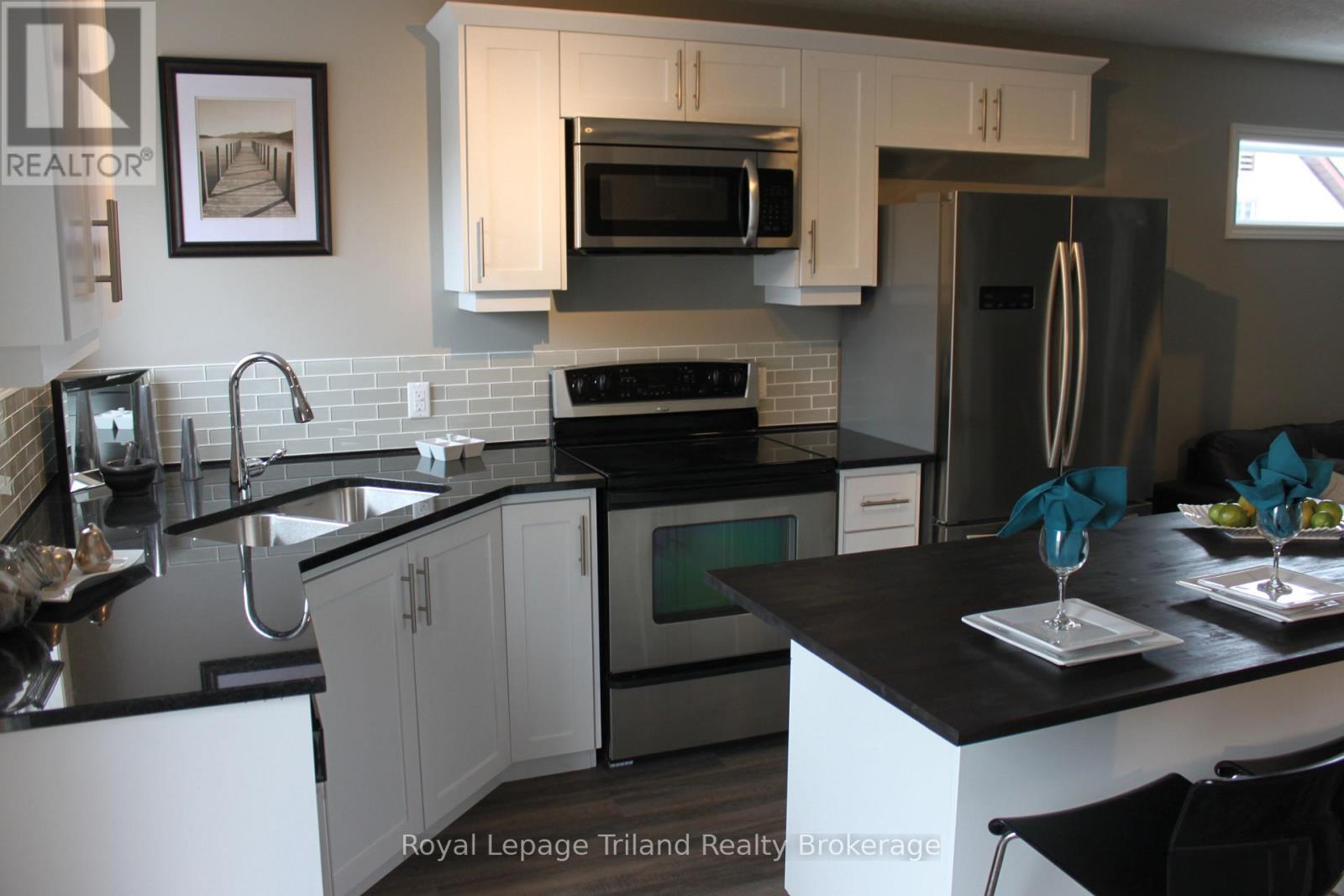 2 - 687 Canterbury Street, Woodstock, Ontario  N4S 4L3 - Photo 3 - X12449261