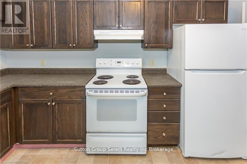 60 Wellington Street N, Woodstock, Ontario  N4S 6P5 - Photo 7 - X12449343