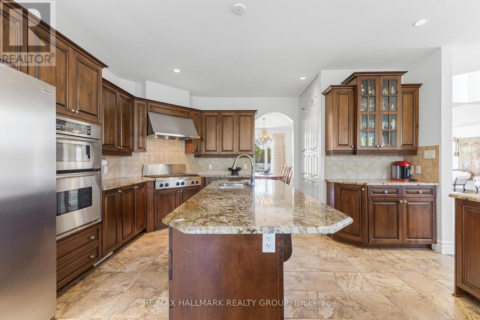 60 Winding Way, Ottawa, Ontario  K2G 6Y6 - Photo 14 - X12449160