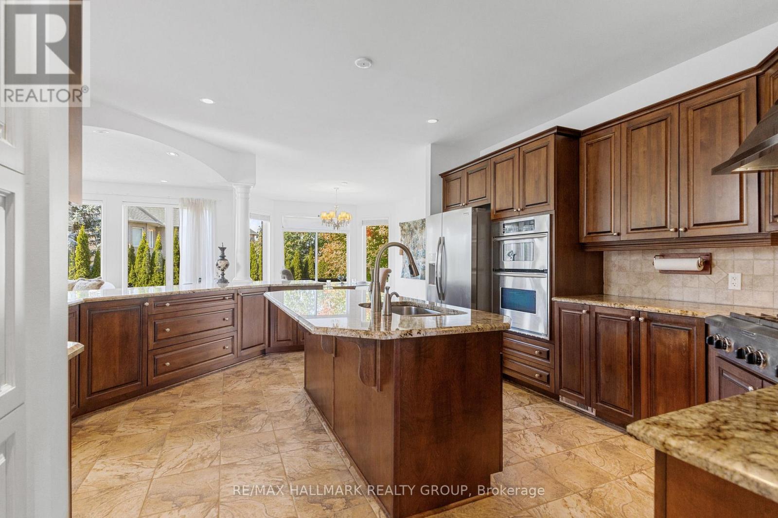 60 Winding Way, Ottawa, Ontario  K2G 6Y6 - Photo 11 - X12449160
