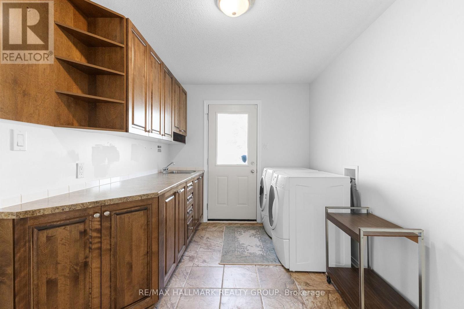 60 Winding Way, Ottawa, Ontario  K2G 6Y6 - Photo 25 - X12449160