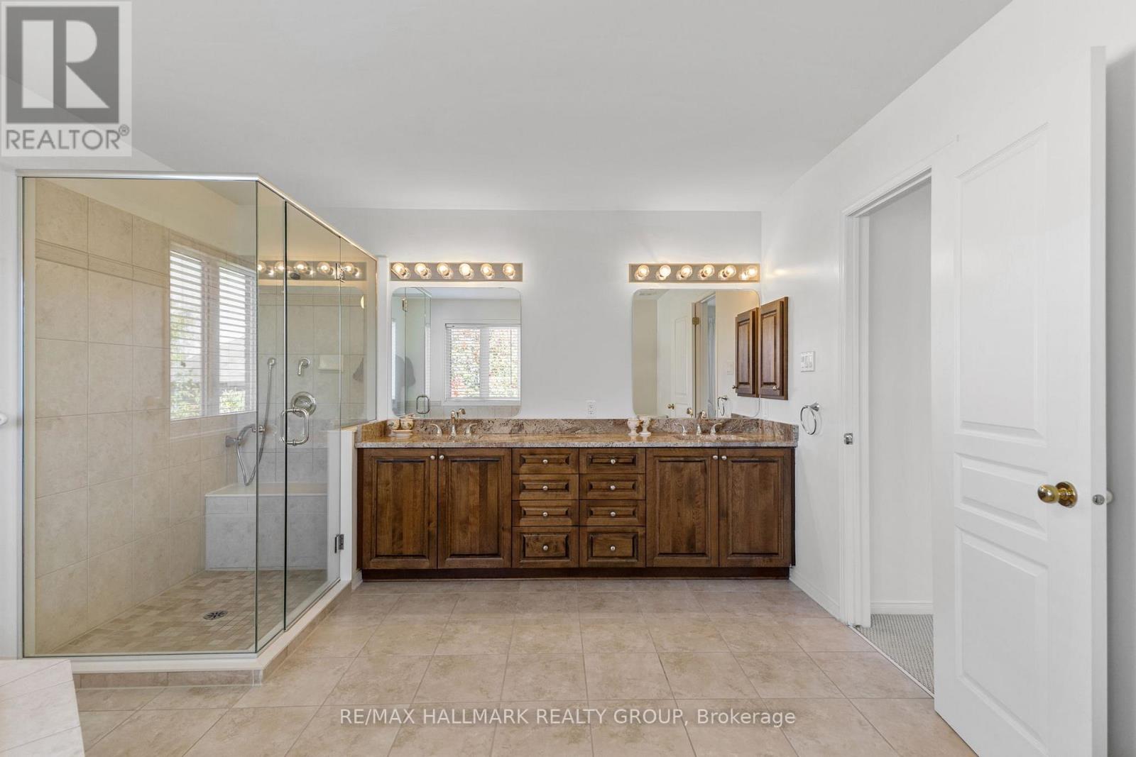 60 Winding Way, Ottawa, Ontario  K2G 6Y6 - Photo 31 - X12449160