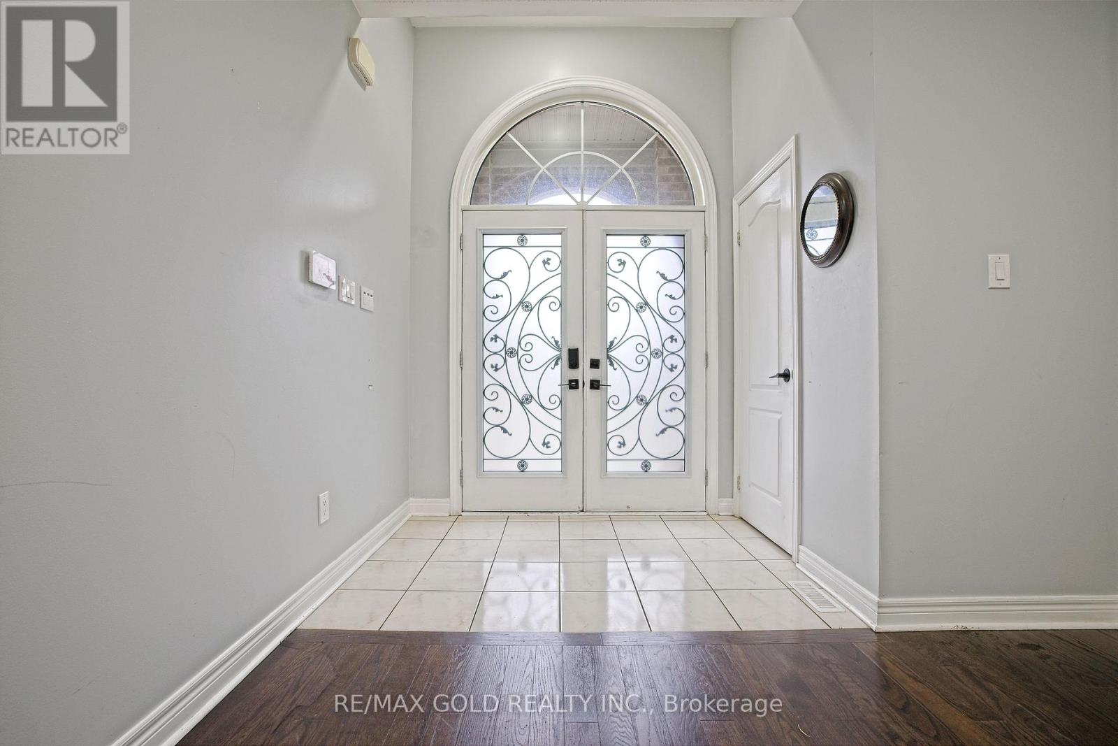 35 Abitibi Lake Drive, Brampton (Sandringham-Wellington), Ontario  L6R 0Y3 - Photo 8 - W12371198