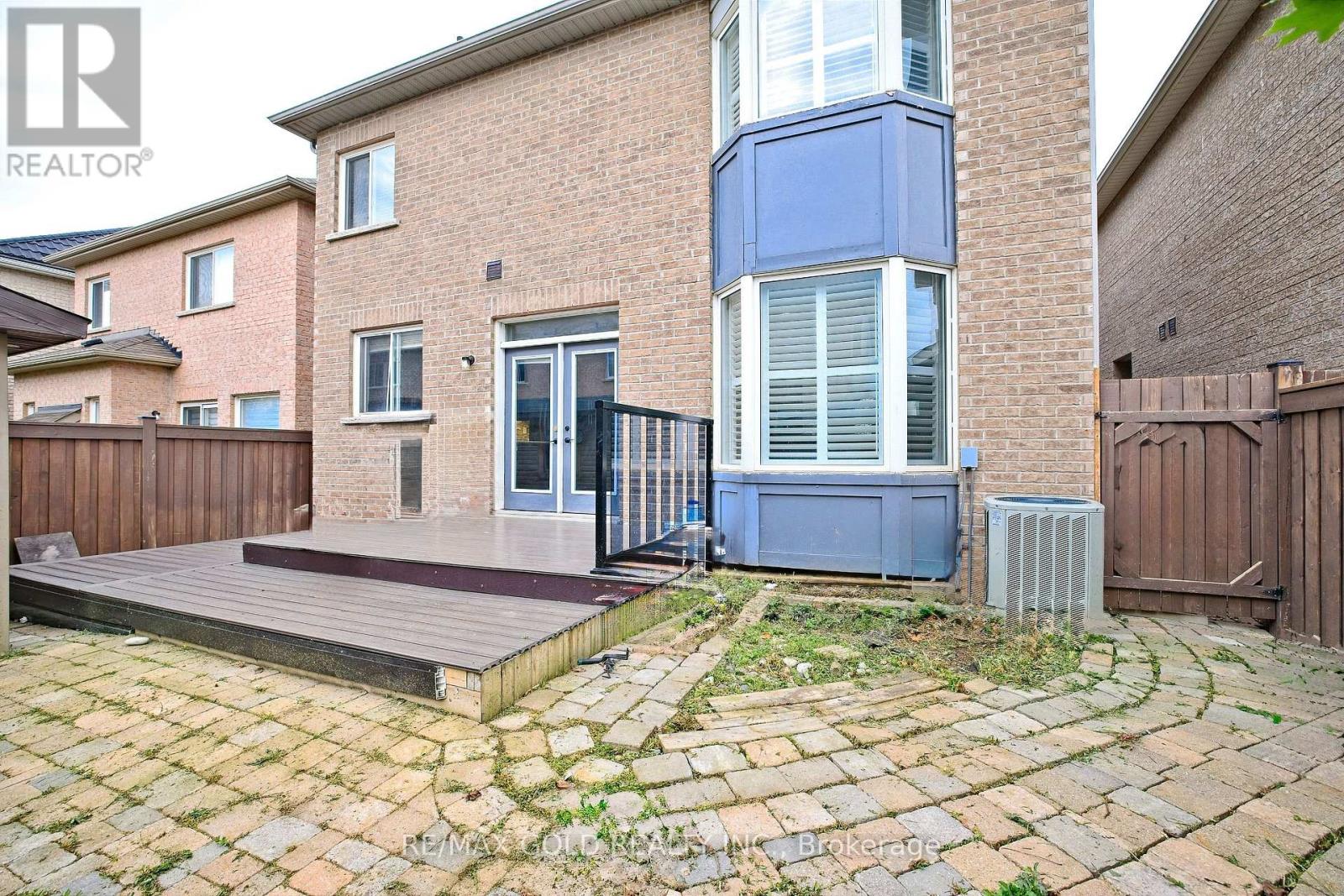 35 Abitibi Lake Drive, Brampton (Sandringham-Wellington), Ontario  L6R 0Y3 - Photo 45 - W12371198