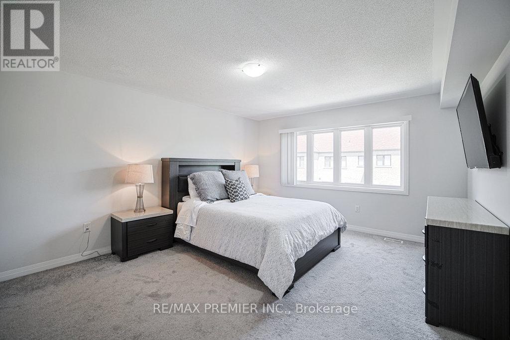 131 Landolfi Way, Bradford West Gwillimbury (Bradford), Ontario  L3Z 4L7 - Photo 15 - N12449088
