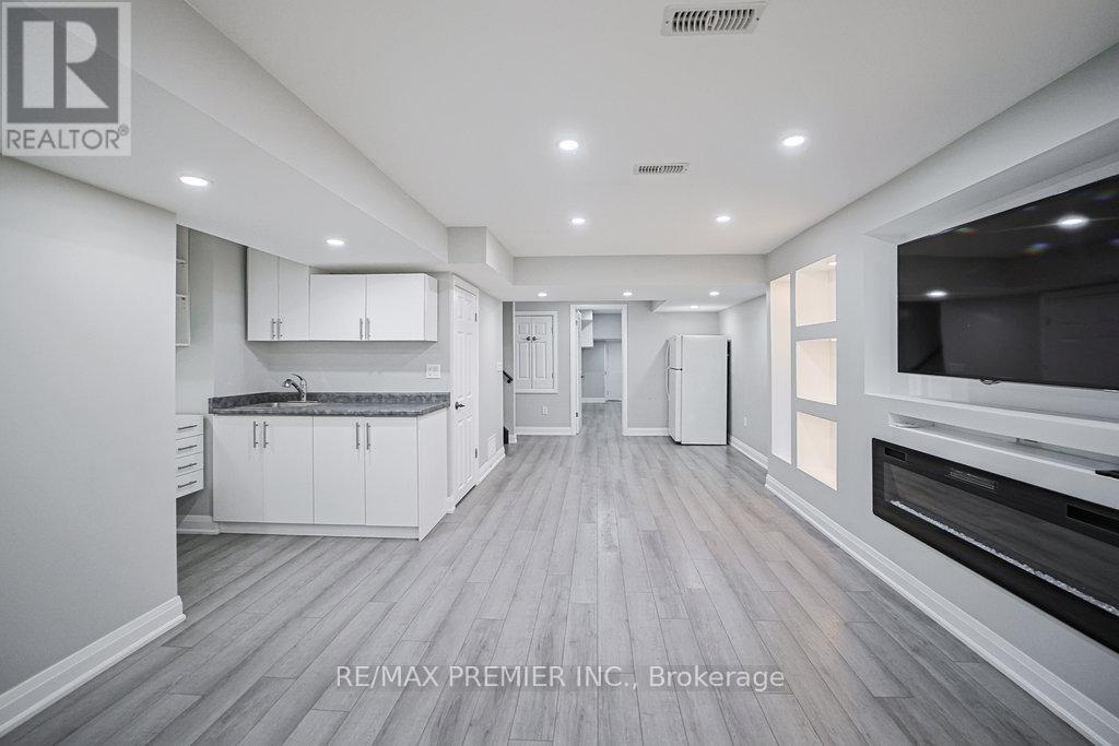 131 Landolfi Way, Bradford West Gwillimbury (Bradford), Ontario  L3Z 4L7 - Photo 16 - N12449088