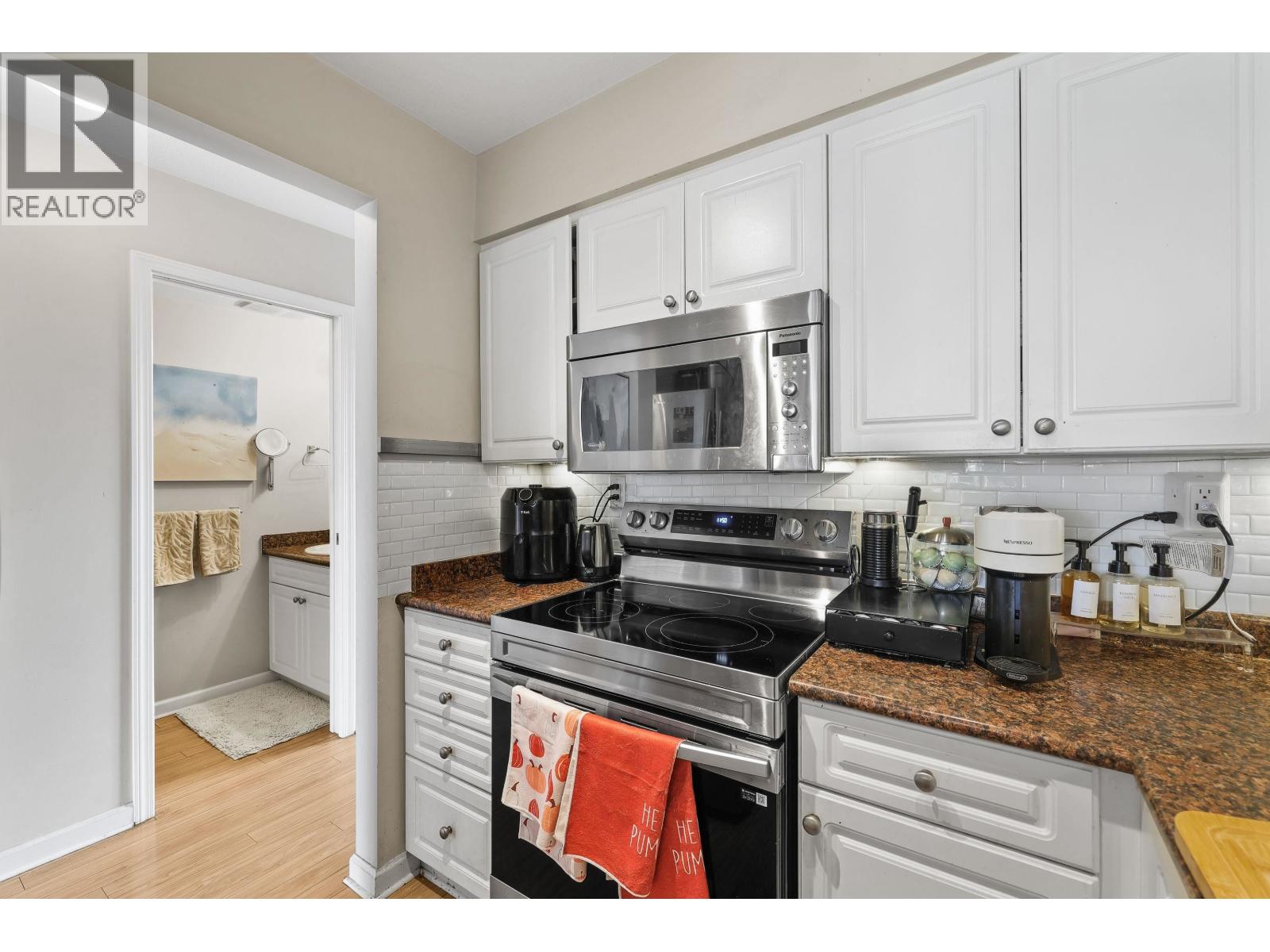10 1383 Brunette Avenue, Coquitlam, British Columbia  V3K 1G6 - Photo 5 - R3056100