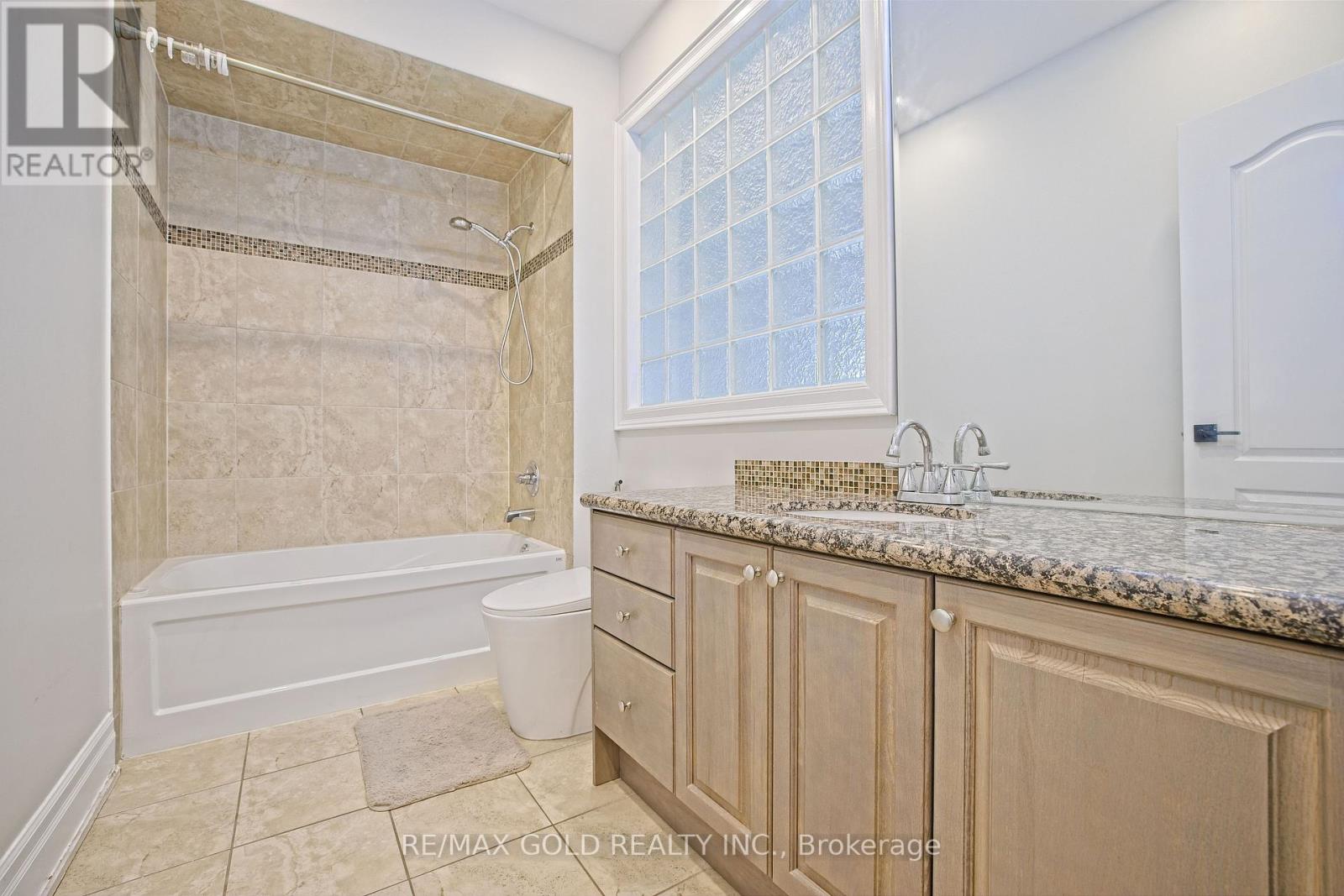 9 Lauderhill Road, Brampton, Ontario  L6P 2Z1 - Photo 43 - W12407393