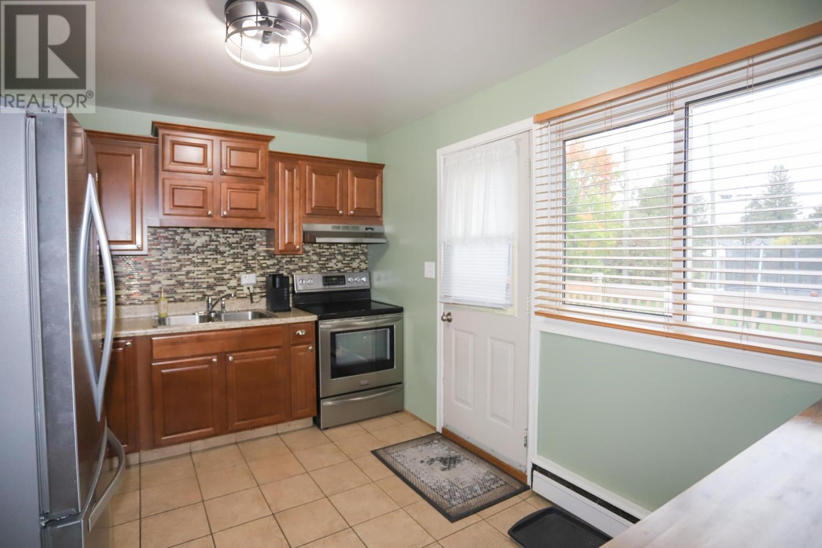 72 Irwin Ave, Sault Ste. Marie, Ontario  P6A 3R1 - Photo 7 - SM252885