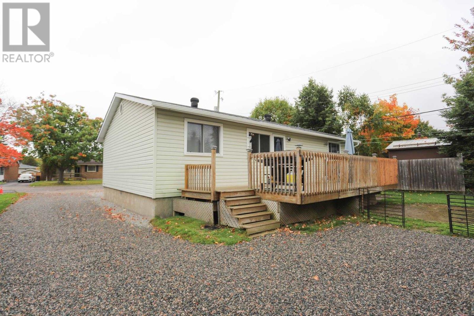 72 Irwin Ave, Sault Ste. Marie, Ontario  P6A 3R1 - Photo 5 - SM252885
