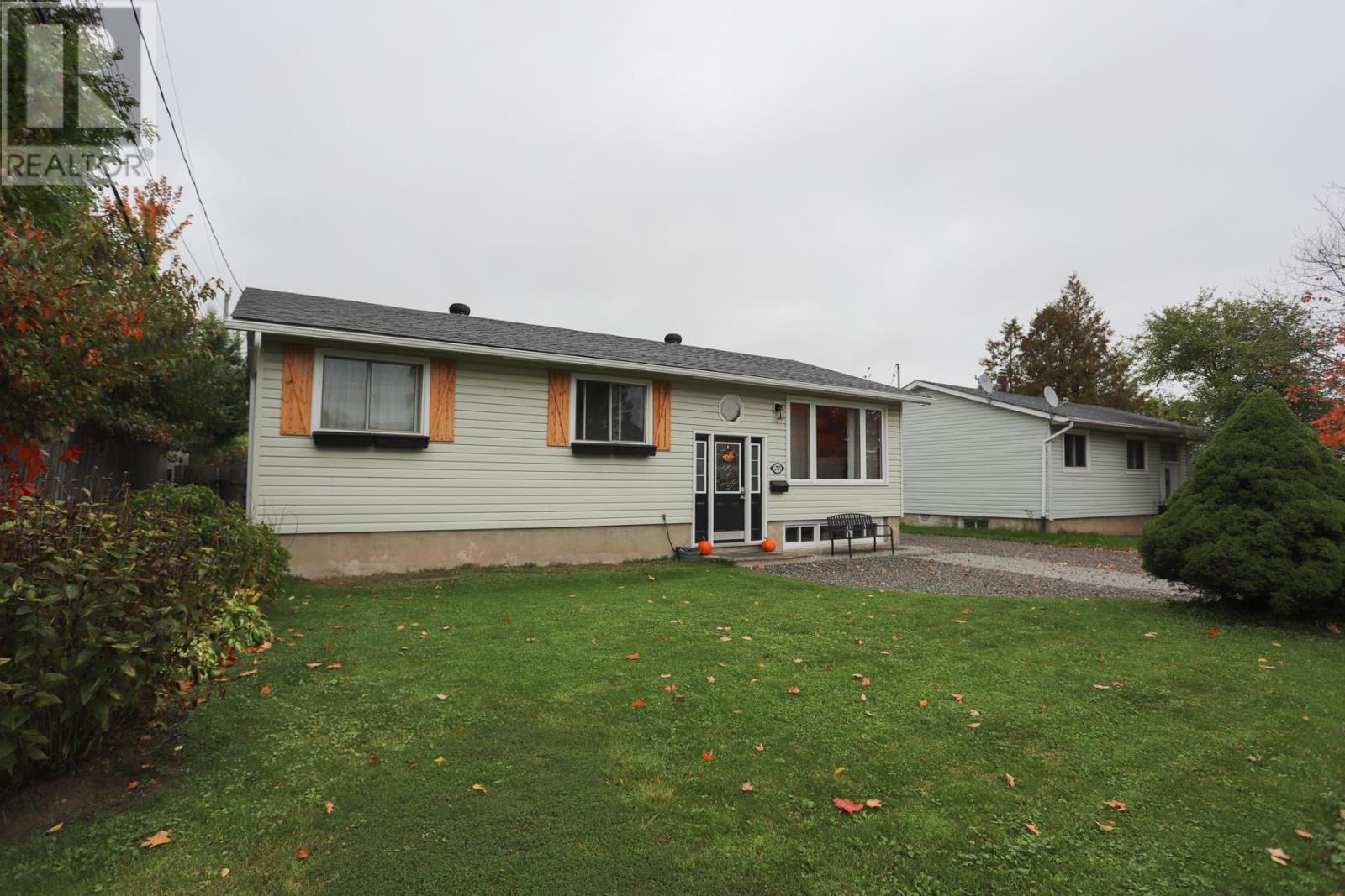 72 Irwin Ave, Sault Ste. Marie, Ontario  P6A 3R1 - Photo 4 - SM252885