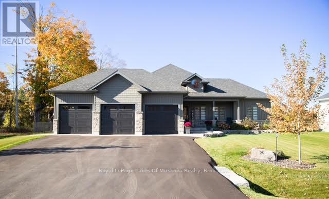 21 Henry Ball Court, Oro-Medonte (Warminister), Ontario  L0K 2G1 - Photo 2 - S12449337