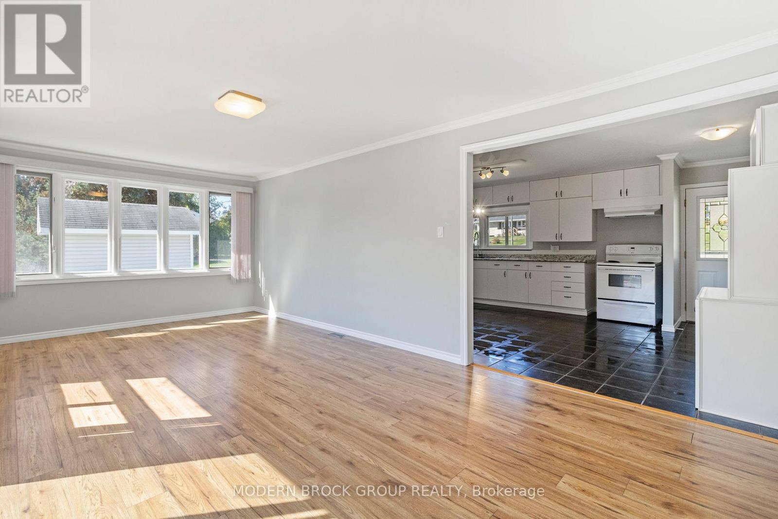 27 Sarah Street, Augusta, Ontario  K0E 1P0 - Photo 10 - X12449327