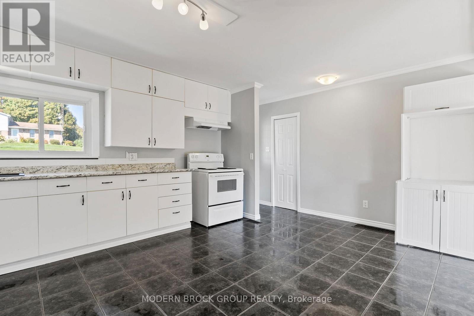 27 Sarah Street, Augusta, Ontario  K0E 1P0 - Photo 15 - X12449327