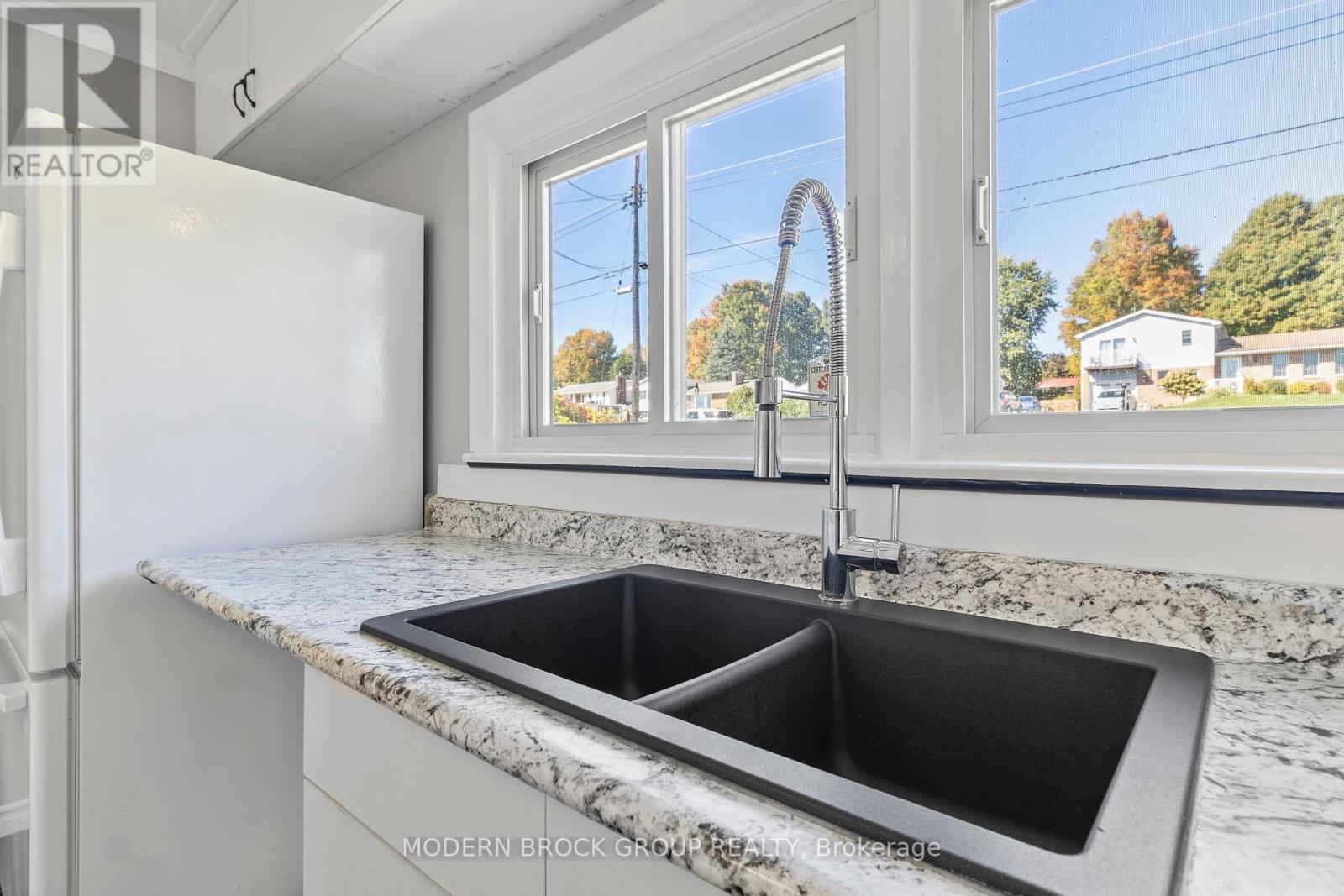 27 Sarah Street, Augusta, Ontario  K0E 1P0 - Photo 20 - X12449327