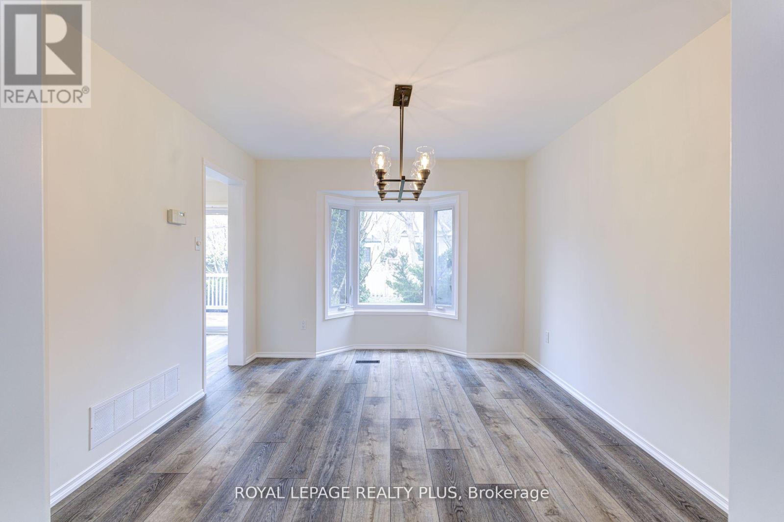 1231 Sable Drive, Burlington, Ontario  L7S 2J6 - Photo 22 - W12449033