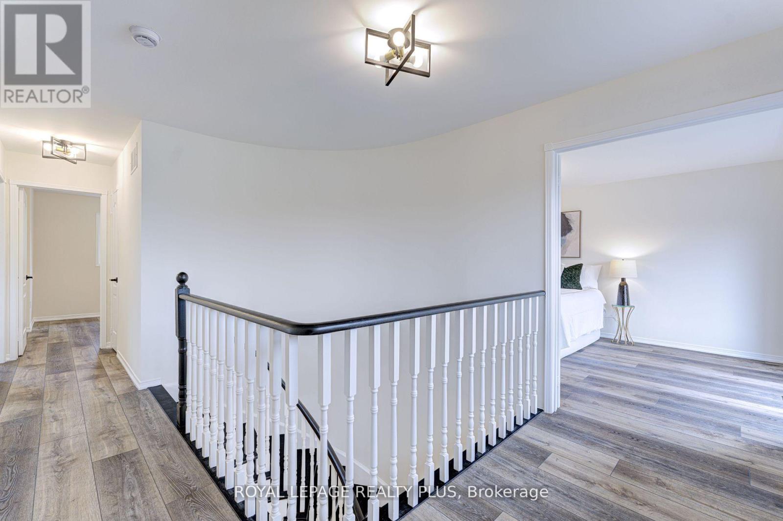 1231 Sable Drive, Burlington, Ontario  L7S 2J6 - Photo 25 - W12449033