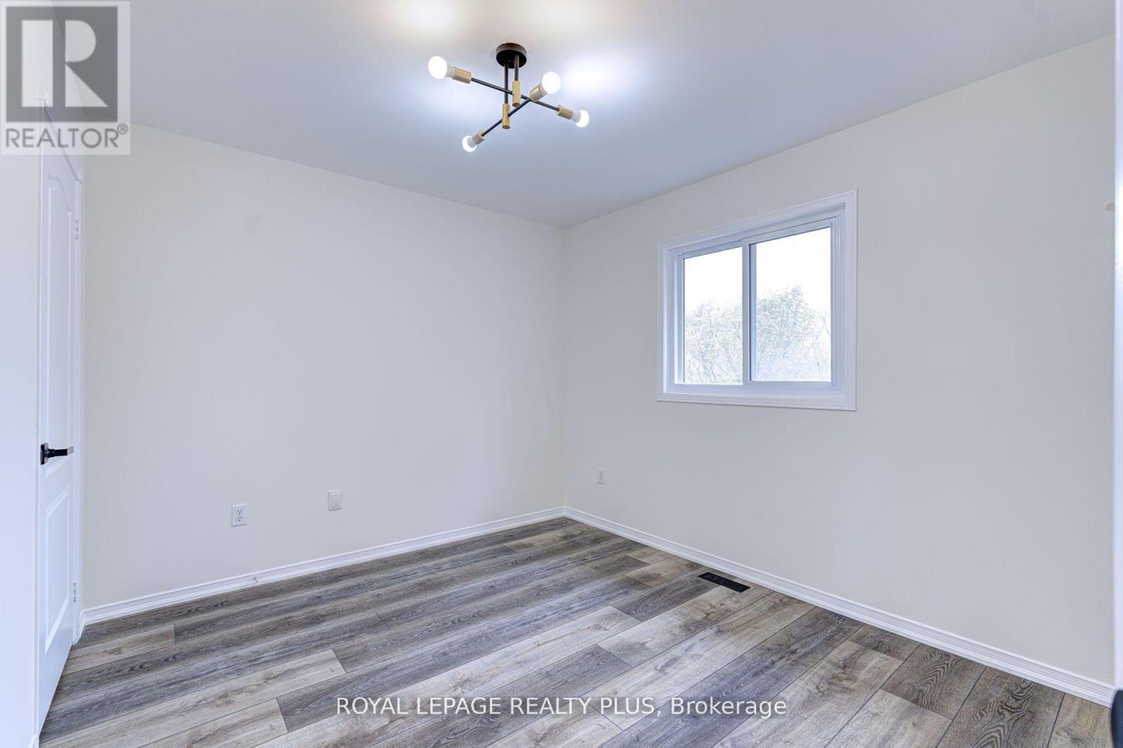 1231 Sable Drive, Burlington, Ontario  L7S 2J6 - Photo 29 - W12449033
