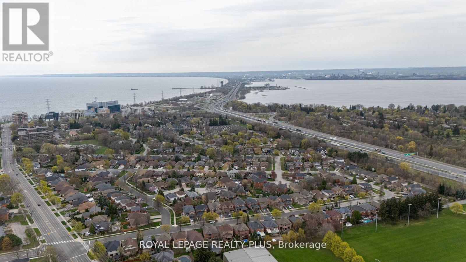 1231 Sable Drive, Burlington, Ontario  L7S 2J6 - Photo 45 - W12449033