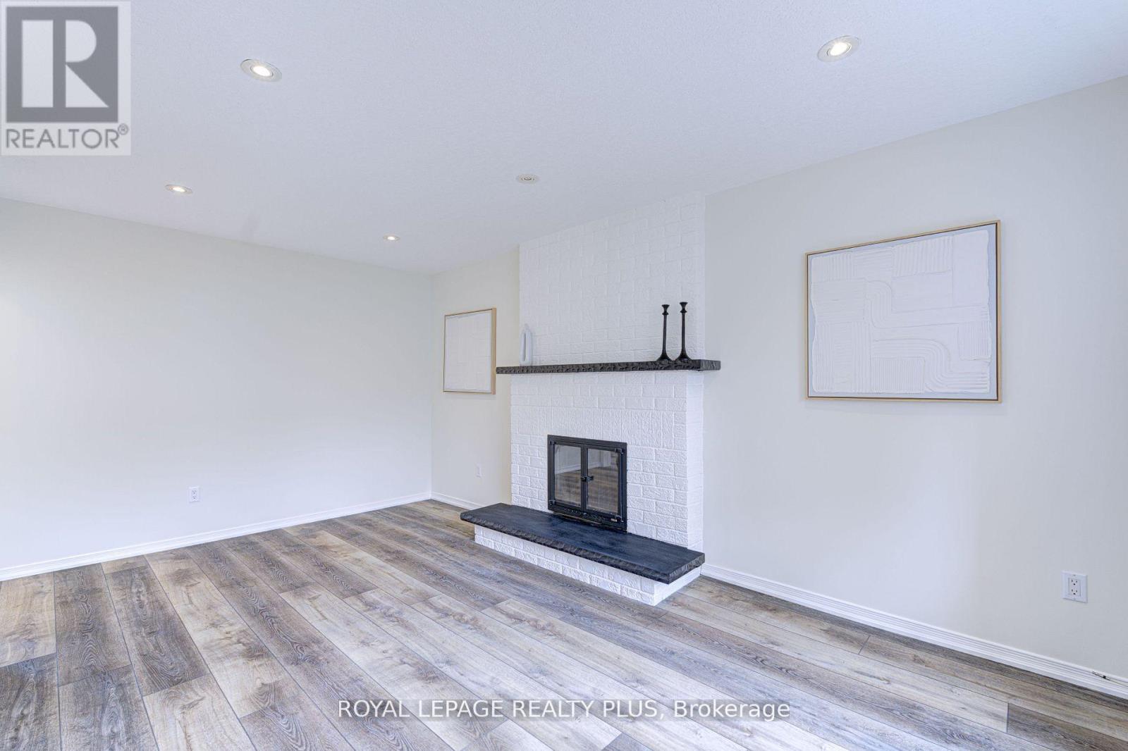 1231 Sable Drive, Burlington, Ontario  L7S 2J6 - Photo 9 - W12449033