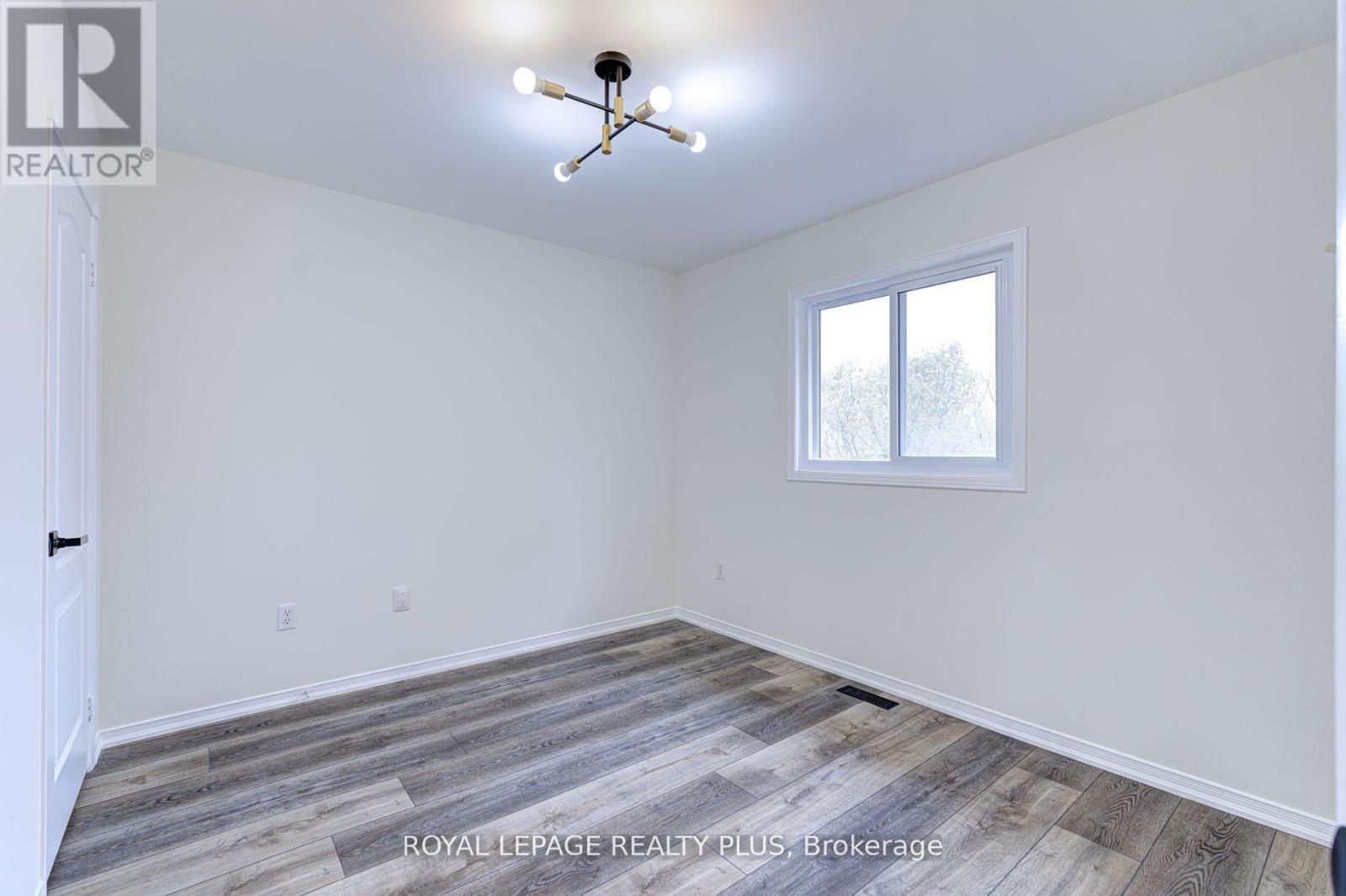 1231 Sable Drive, Burlington (Brant), Ontario  L7S 2J6 - Photo 29 - W12449035