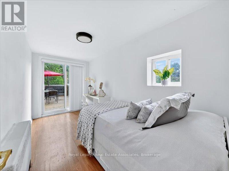 1640 Queen Street W, Toronto, Ontario  M6R 1B2 - Photo 17 - W12449043