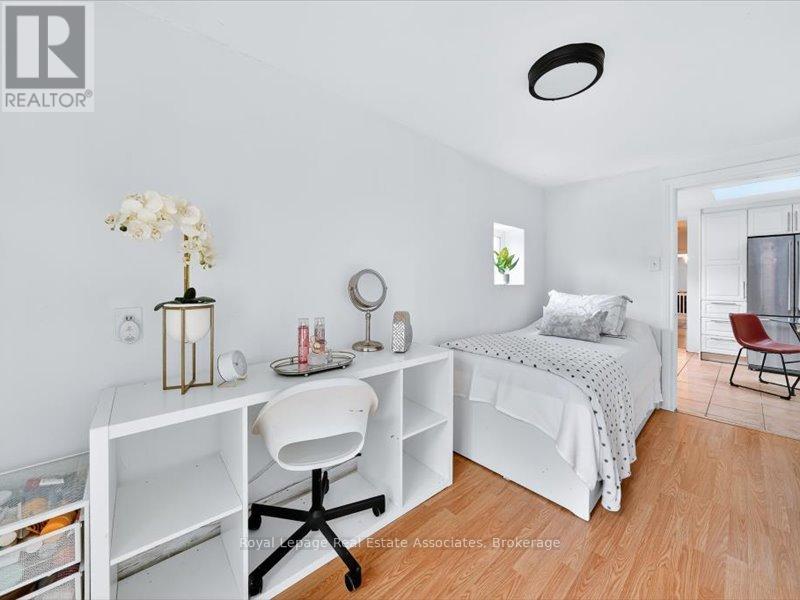 1640 Queen Street W, Toronto, Ontario  M6R 1B2 - Photo 18 - W12449043