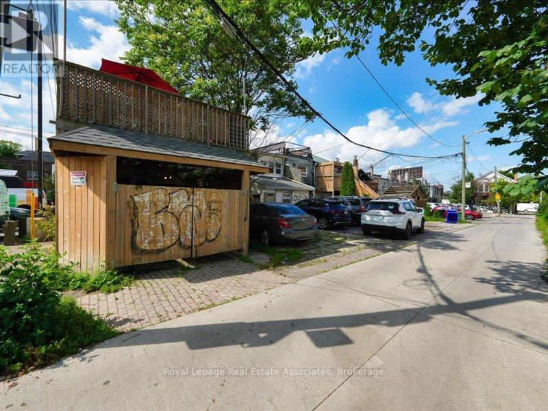 1640 Queen Street W, Toronto, Ontario  M6R 1B2 - Photo 27 - W12449043