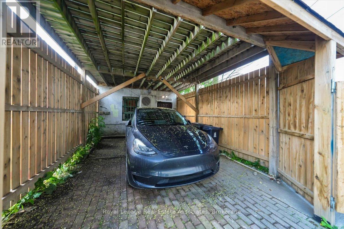 1640 Queen Street W, Toronto, Ontario  M6R 1B2 - Photo 28 - W12449043