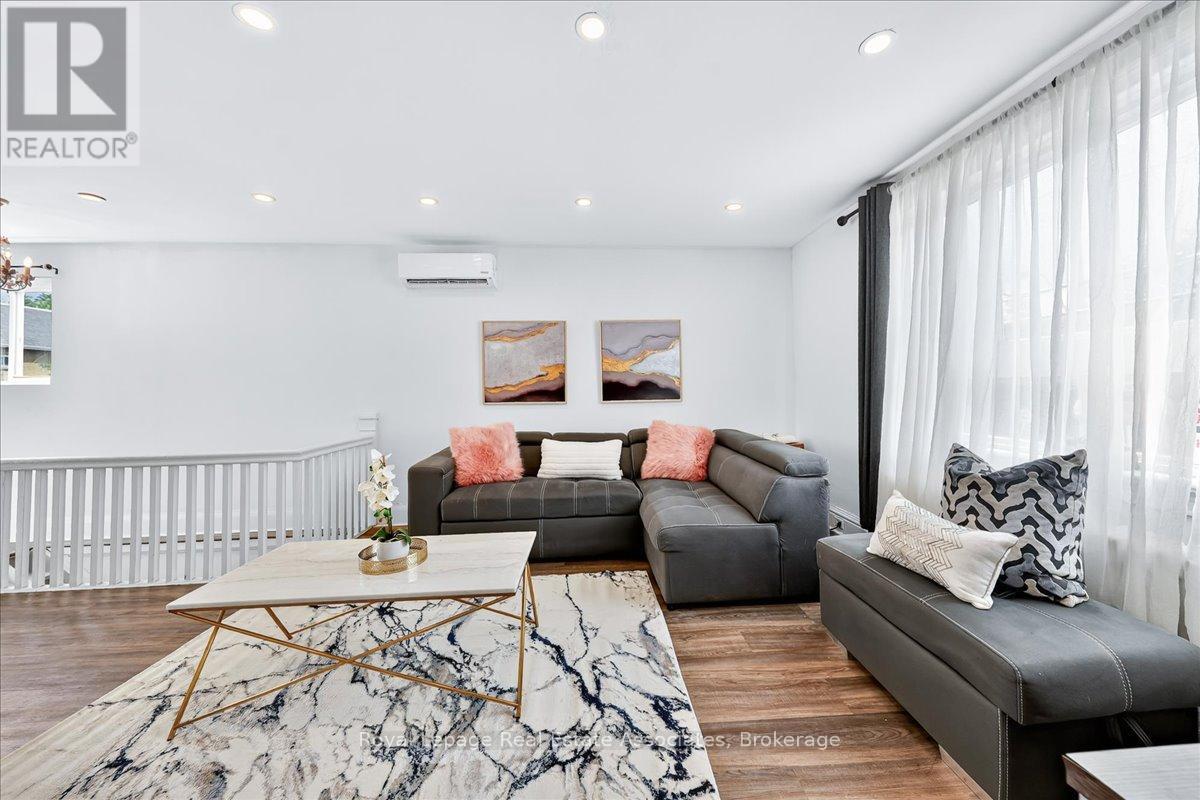 1640 Queen Street W, Toronto, Ontario  M6R 1B2 - Photo 6 - W12449043