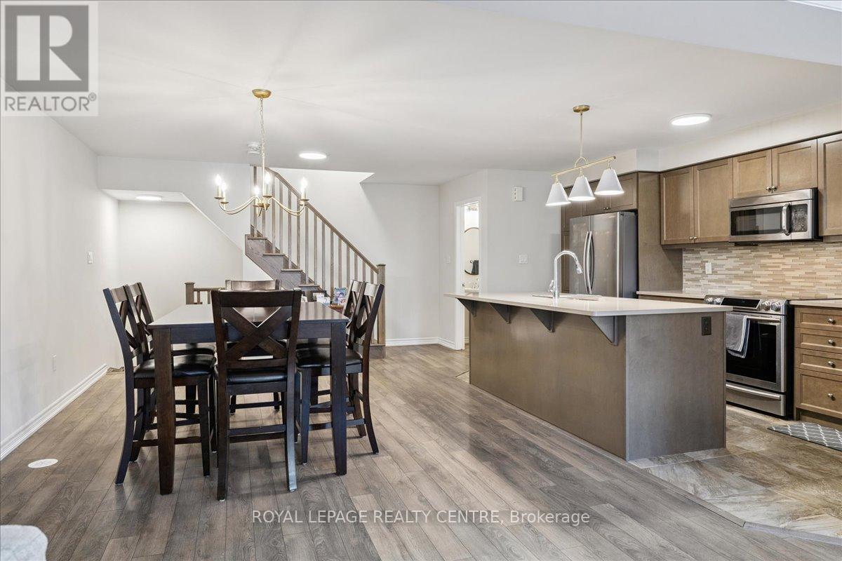 3087 Mistletoe Gardens, Oakville, Ontario  L6M 0Y7 - Photo 13 - W12449061