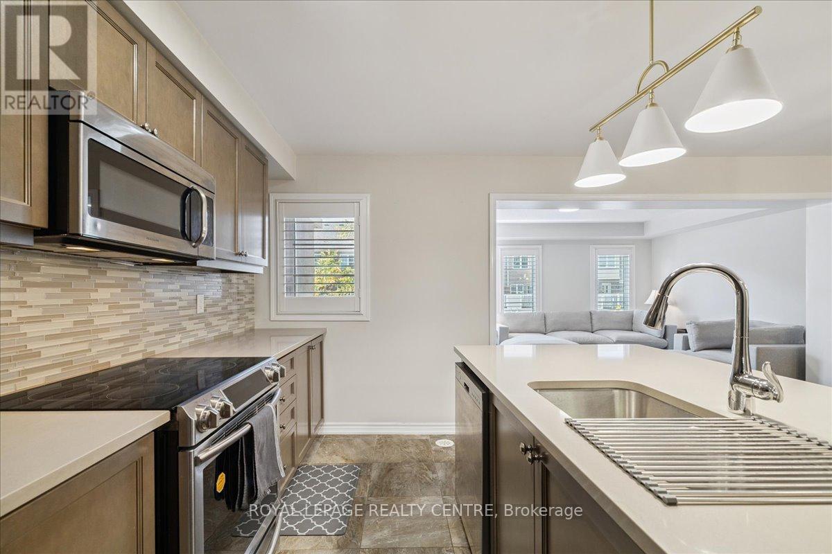 3087 Mistletoe Gardens, Oakville, Ontario  L6M 0Y7 - Photo 19 - W12449061