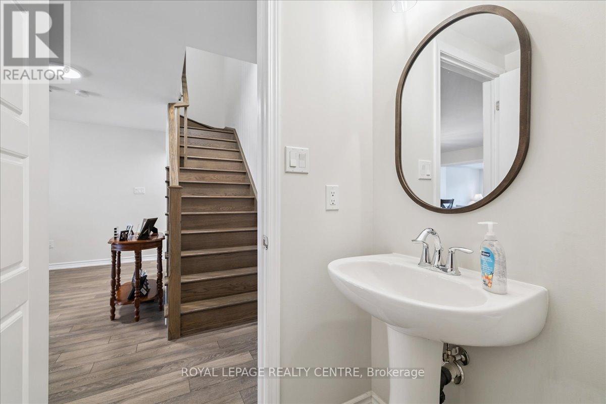 3087 Mistletoe Gardens, Oakville, Ontario  L6M 0Y7 - Photo 33 - W12449061