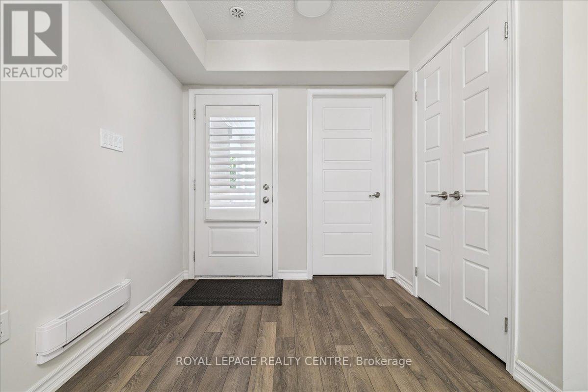 3087 Mistletoe Gardens, Oakville, Ontario  L6M 0Y7 - Photo 4 - W12449061