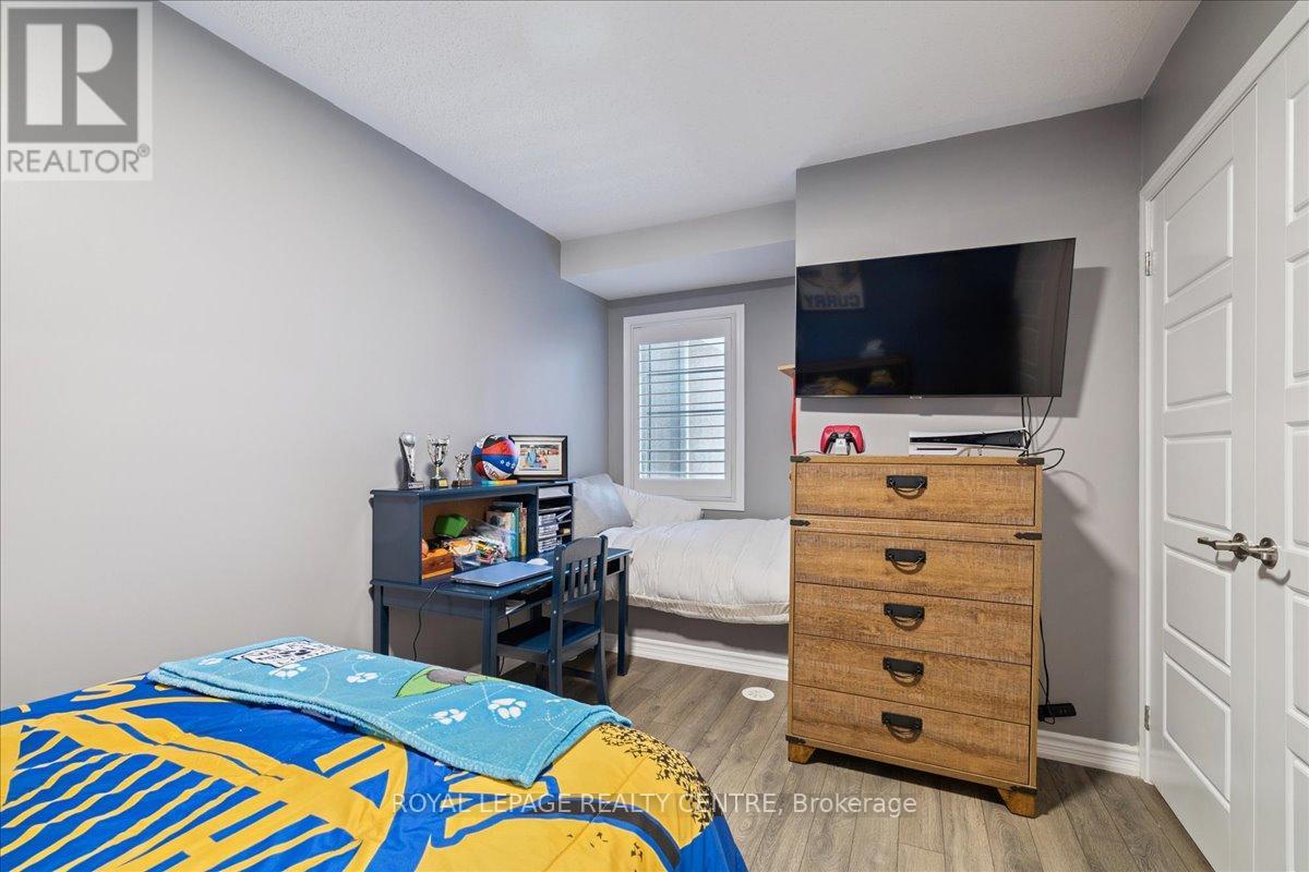 3087 Mistletoe Gardens, Oakville, Ontario  L6M 0Y7 - Photo 44 - W12449061