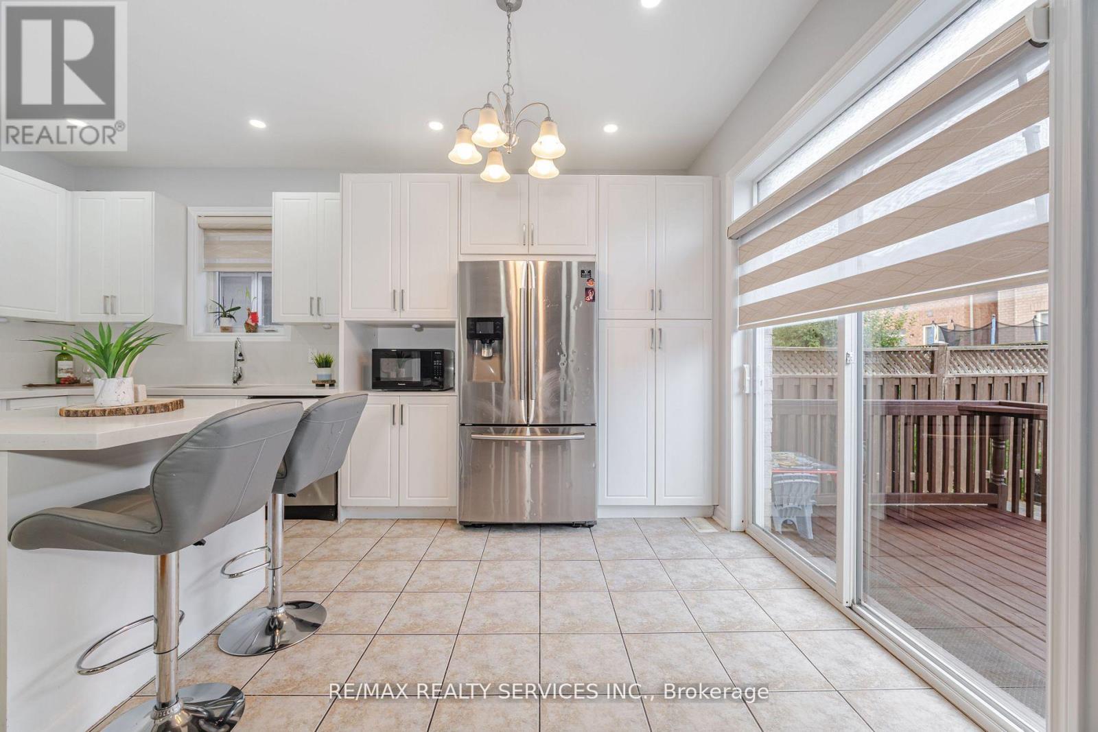27 Hardgate Crescent, Brampton, Ontario  L7A 3V7 - Photo 17 - W12449082