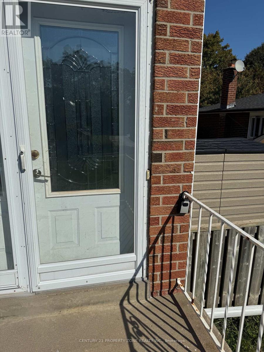78 Marchbank Crescent, Brampton, Ontario  L6S 3B1 - Photo 2 - W12449085