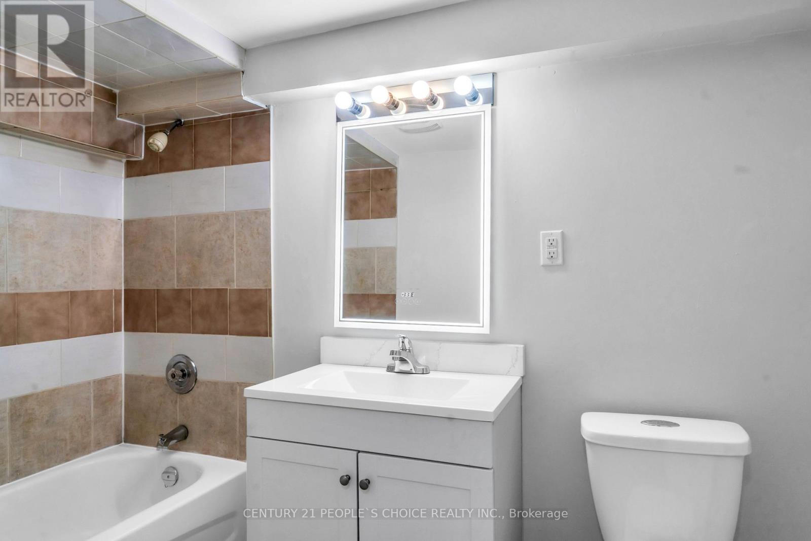 265 Avondale Boulevard, Brampton, Ontario  L6T 1J3 - Photo 24 - W12449090