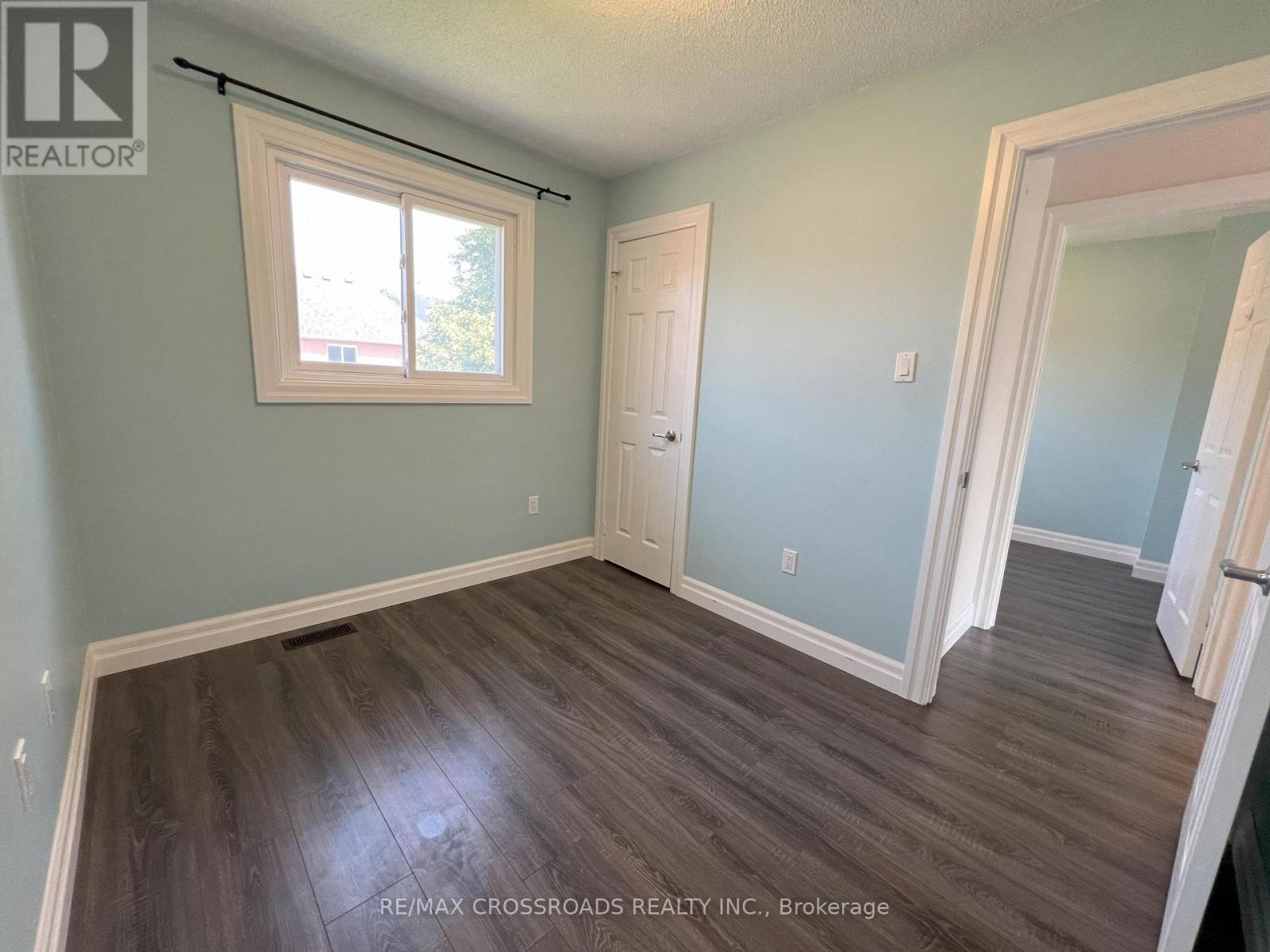 51 Hood Crescent, Brampton, Ontario  L6Y 4S7 - Photo 12 - W12449096