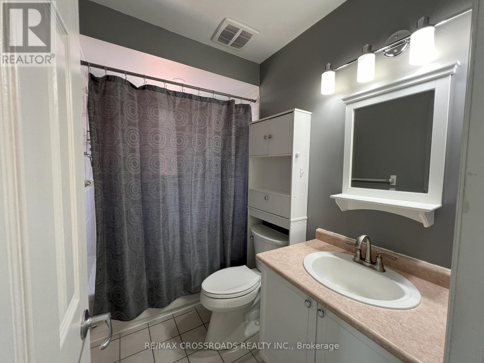 51 Hood Crescent, Brampton, Ontario  L6Y 4S7 - Photo 14 - W12449096