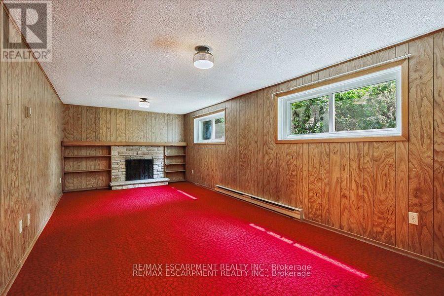 49 Head Street, Oakville, Ontario  L6K 1L4 - Photo 12 - W12449099