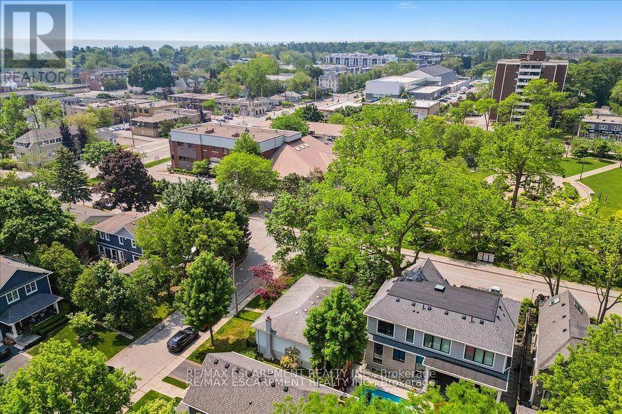 49 Head Street, Oakville, Ontario  L6K 1L4 - Photo 19 - W12449099