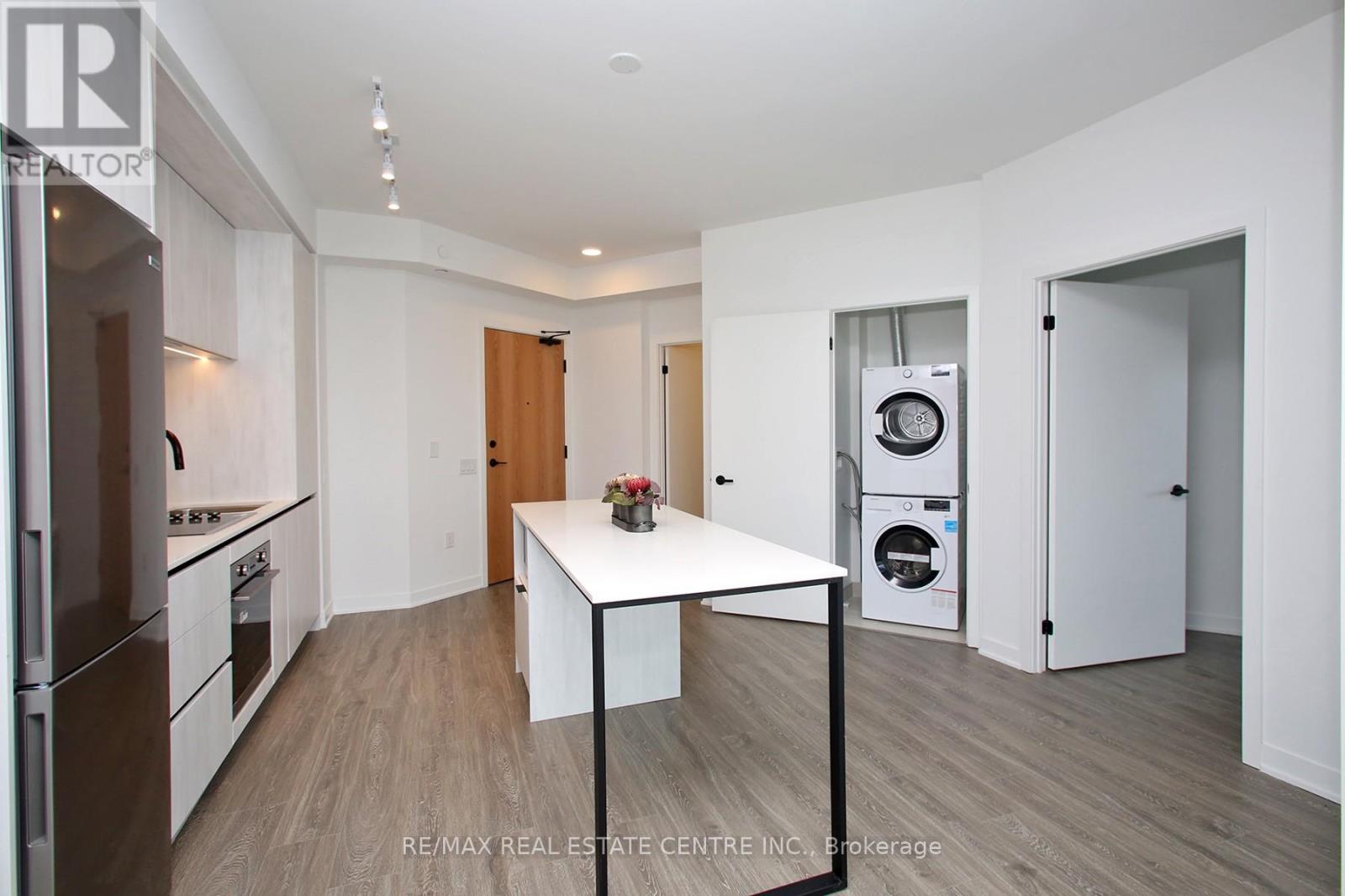 1506 - 2495 Eglinton Avenue W, Mississauga, Ontario  L5M 2V8 - Photo 17 - W12449102