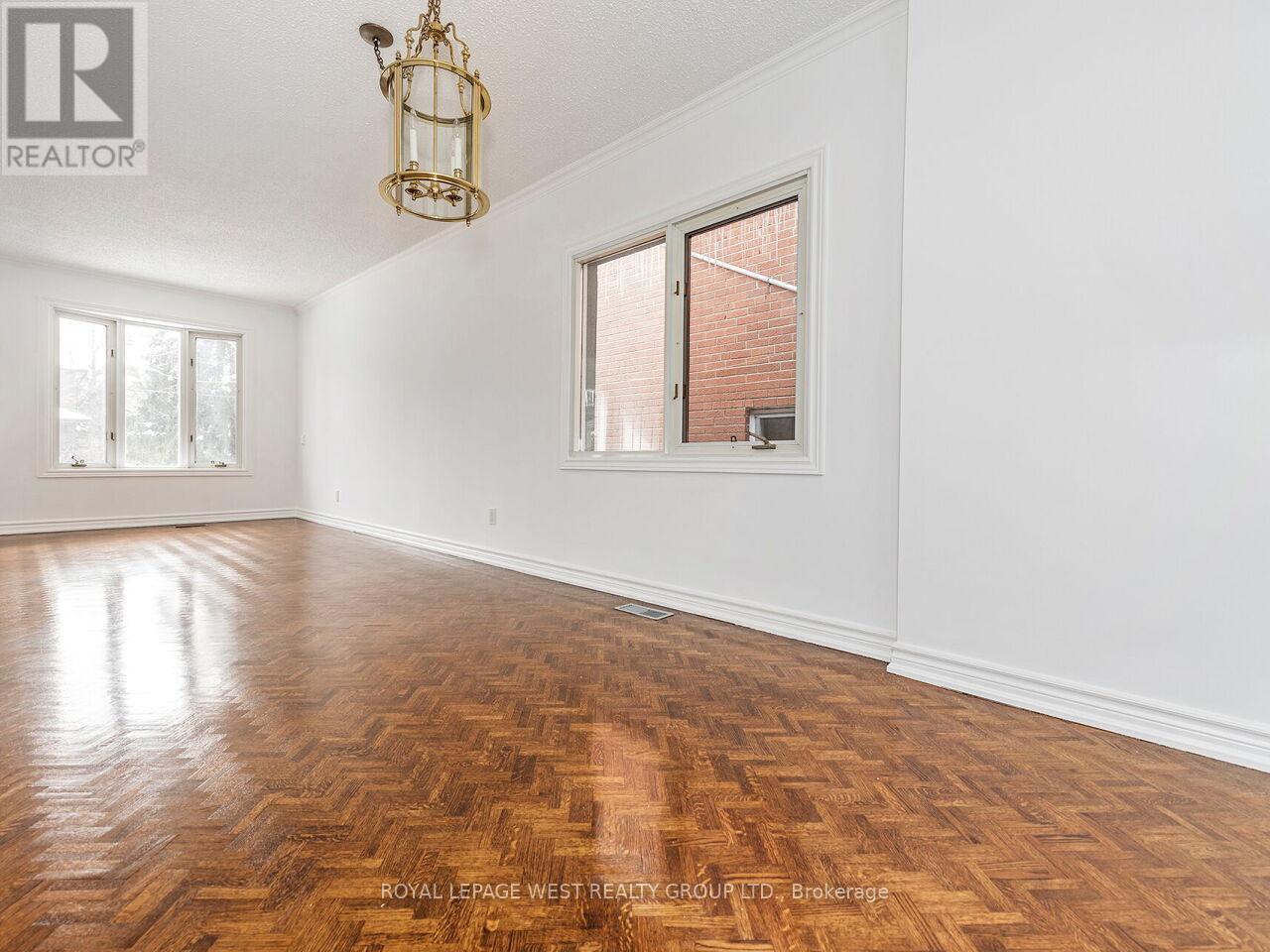 42 Tilden Crescent N, Toronto, Ontario  M9P 1V7 - Photo 12 - W12449140