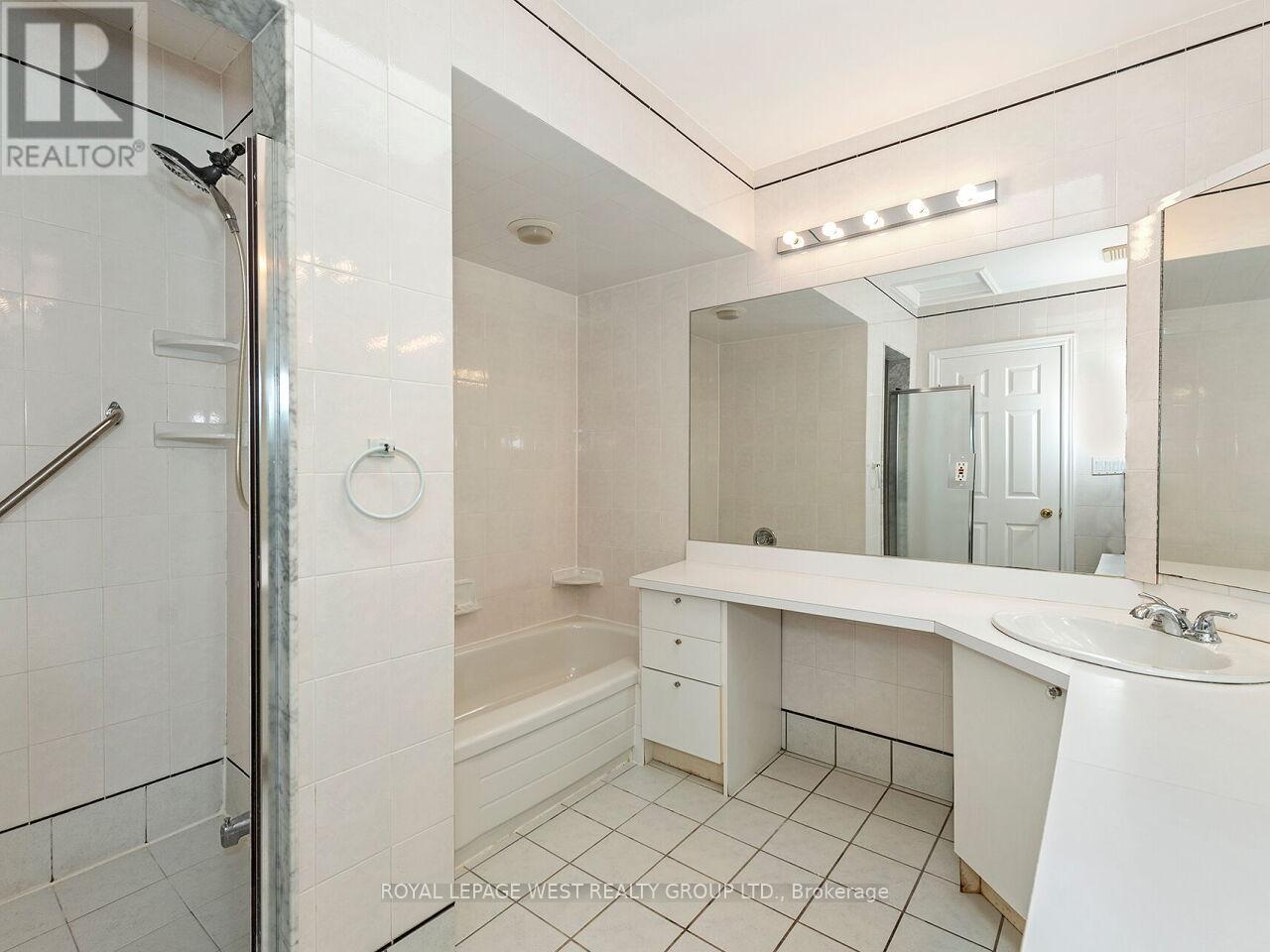 42 Tilden Crescent N, Toronto, Ontario  M9P 1V7 - Photo 25 - W12449140