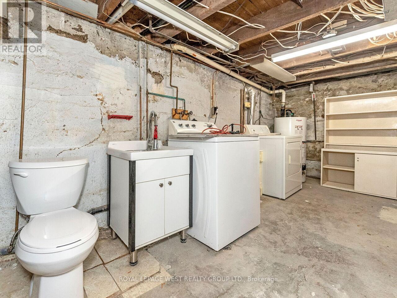 42 Tilden Crescent N, Toronto, Ontario  M9P 1V7 - Photo 39 - W12449140