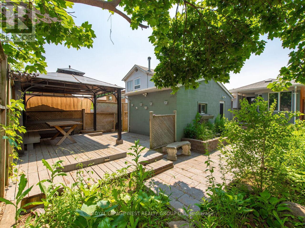 42 Tilden Crescent N, Toronto, Ontario  M9P 1V7 - Photo 43 - W12449140